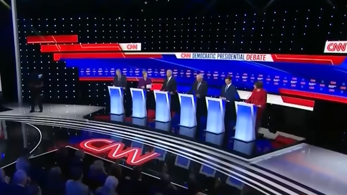 División sobre la mejor fórmula para ganar a Trump y política exterior marcan último debate demócrata
