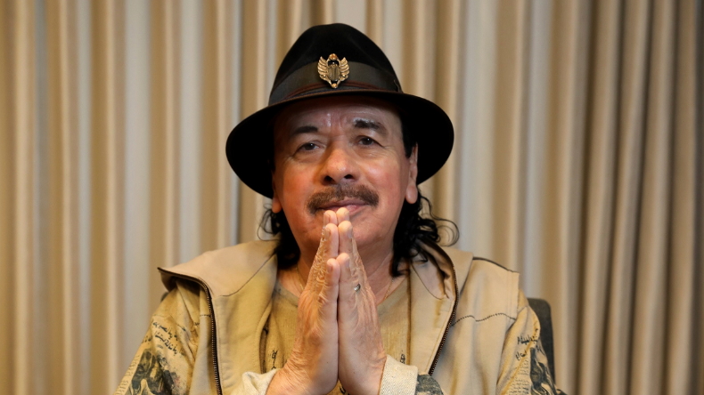 Carlos Santana presentó su propia línea de marihuana