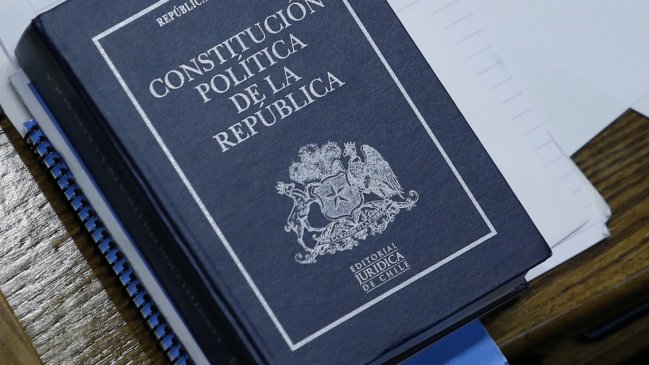 Encuesta CEP: 67% está a favor de una nueva Constitución para Chile