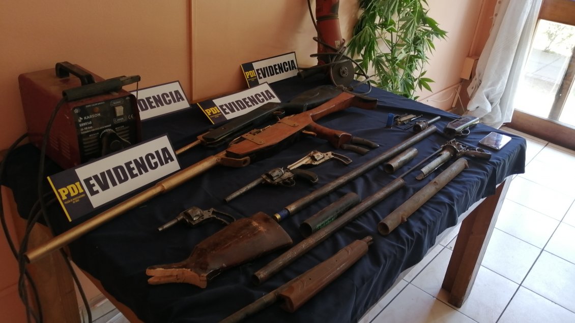 Operativo de la PDI por confección de armas hechizas terminó con dos detenidos