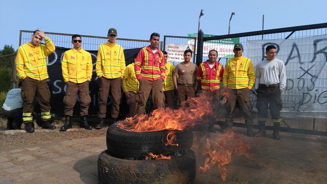 Brigadistas de Conaf en paro aumentan de dos a 11 las cuadrillas de turnos éticos en Biobío