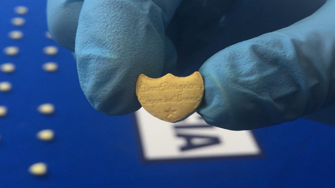 Receptor de encomienda con 100 pastillas de éxtasis fue enviado prisión preventiva en Concepción