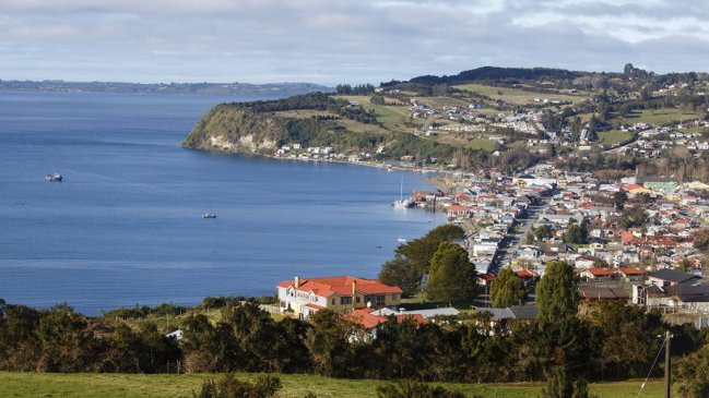 Chiloé: Congelan tarifas del transbordador que une Dalcahue con Quinchao