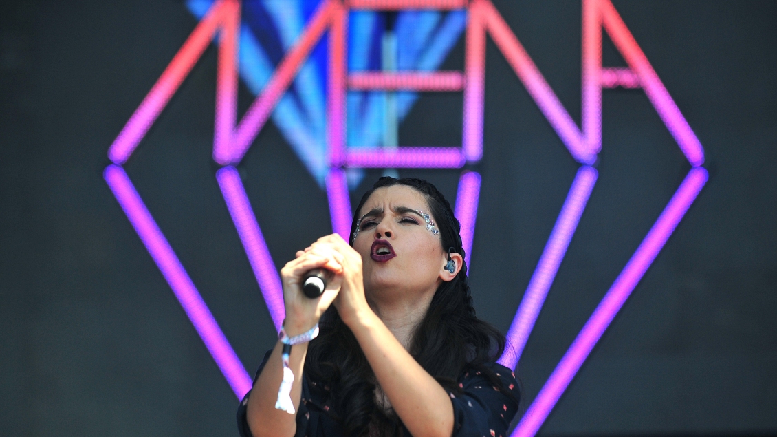 Javiera Mena denunció el robo de su computador con material inédito