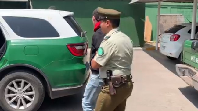 Sujeto le quitó celular a peatón y trató de esconderse en el Congreso Nacional