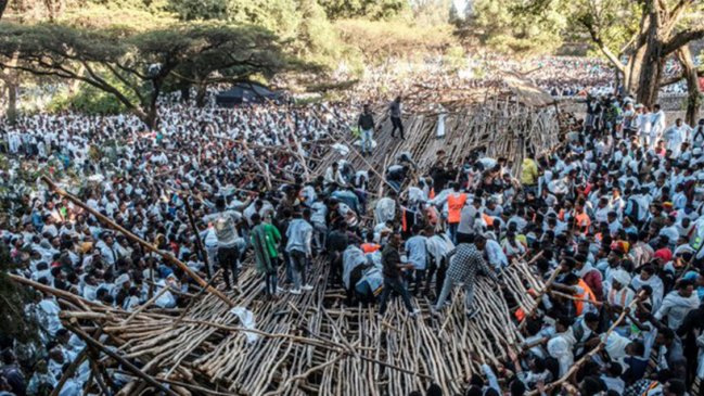  Etiopía: Nueve muertos y 100 heridos por derrumbe en fiesta religiosa  