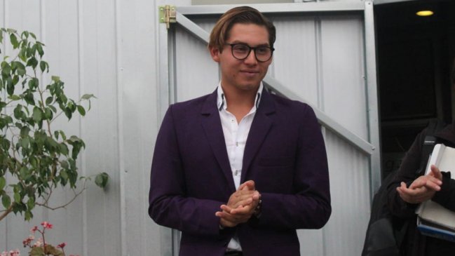 Joven formalizado por rayado intimidatorio contra Camila Flores: Es otro tongo del Estado