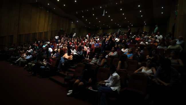 Teatro en Chile: enero lidera en público y julio, en funciones