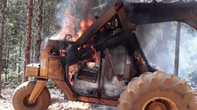 Carabineros investiga la quema de cuatro máquinas forestales en Collipulli