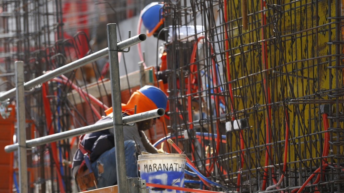 Economista: Alza del desempleo confirma impacto de crisis en producción y el trabajo