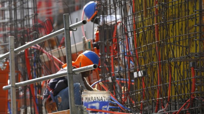 Economista: Alza del desempleo confirma impacto de crisis en producción y el trabajo