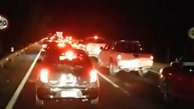 Accidente mantiene taco kilométrico en la Autopista del Sol hacia la costa