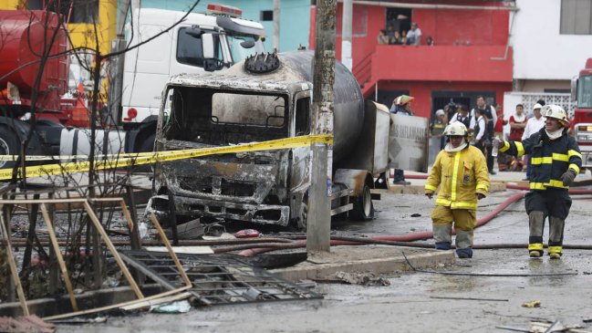 Incendio tras fuga de gas desde un camión deja al menos 14 muertos en Lima