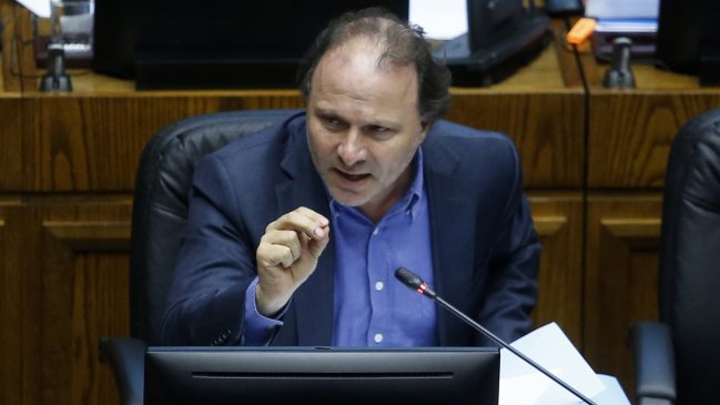 De Urresti tras homenaje a primera línea: Al Senado se ingresa a rostro descubierto