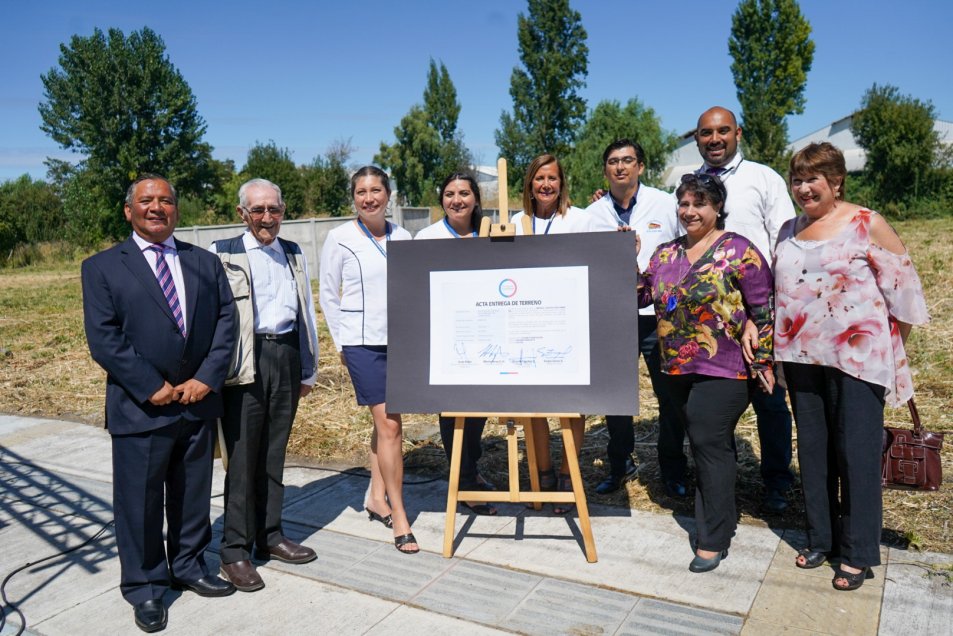 Chillán: Entregan terreno para construcción de Cesfam Ultraestación tras 11 años de espera