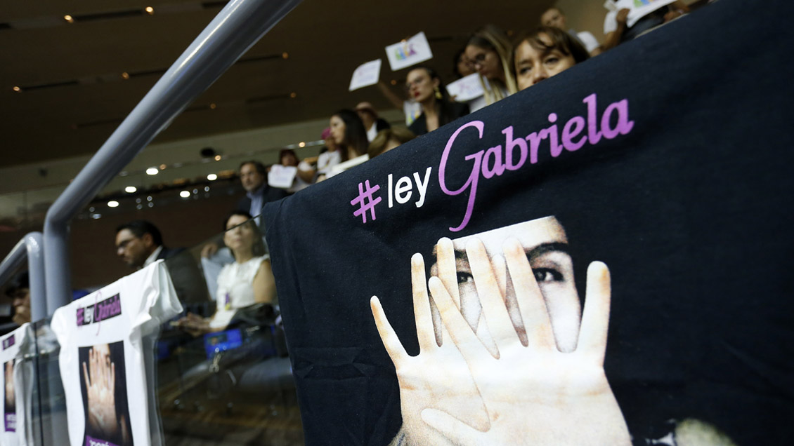 Proyecto que amplía el delito de femicidio para incluir a pololos está a un paso de ser ley