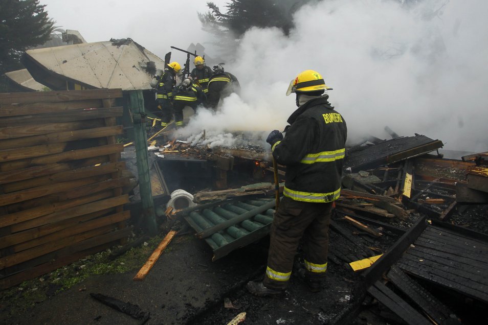 Ñuble: Detienen a sujeto acusado de quemar intencionalmente su casa en Ninhue