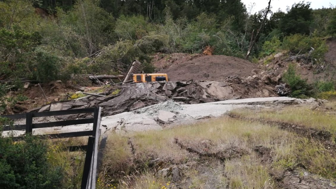 Aluvión cortó la ruta que une Futaleufú con la Villa Santa Lucía
