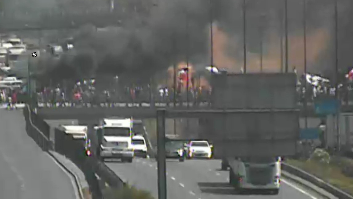 Incidentes y barricadas durante funeral de Jorge Mora