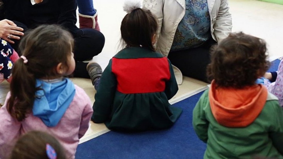 Educadora de párvulos fue formalizada por maltrato corporal a menores en jardín de Chillán