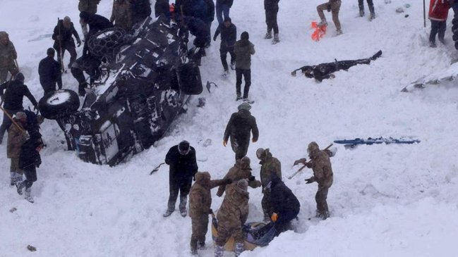 Aludes de nieve dejan al menos 28 muertos en Turquía