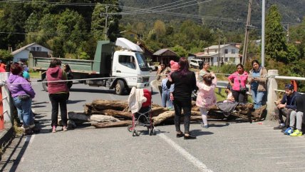  Habitantes de Chaitén se tomaron la Carretera Austral  