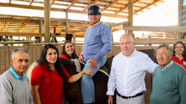 Longaví: Adultos mayores con discapacidad reciben equinoterapia