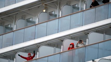  Crucero japonés en cuarentena por varios casos de coronavirus  