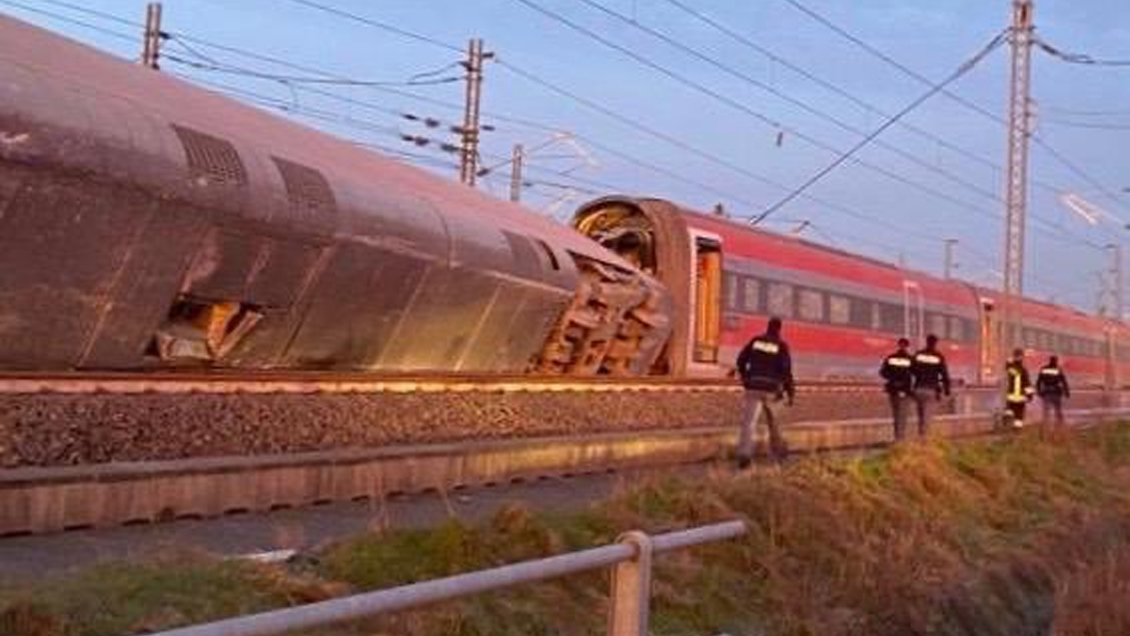 Dos muertos en descarrilamiento de tren en Italia
