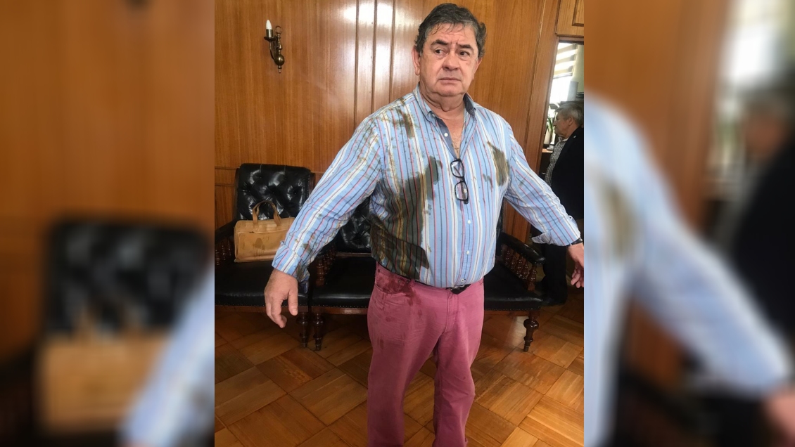 Concejal anunció querella y acción en Contraloría contra funcionaria que le lanzó caca