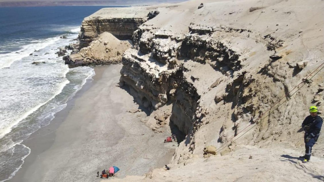 Antofagasta: Rescataron a bañista en peligro de inmersión en sector La Rinconada