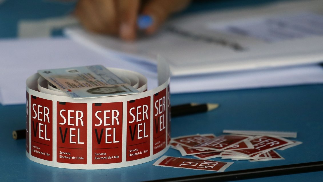 Tras múltiples críticas, padrón electoral con información personal ya no figura en sitio web del Servel