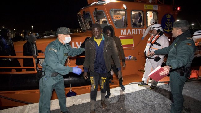  Buque español rescata a 80 migrantes en el Mediterráneo  