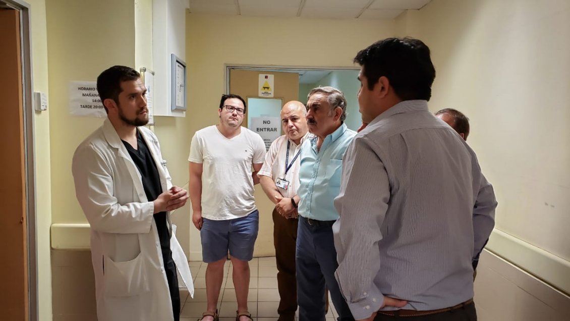 Trasladan a Santiago a víctima de ataque incendiario en Victoria