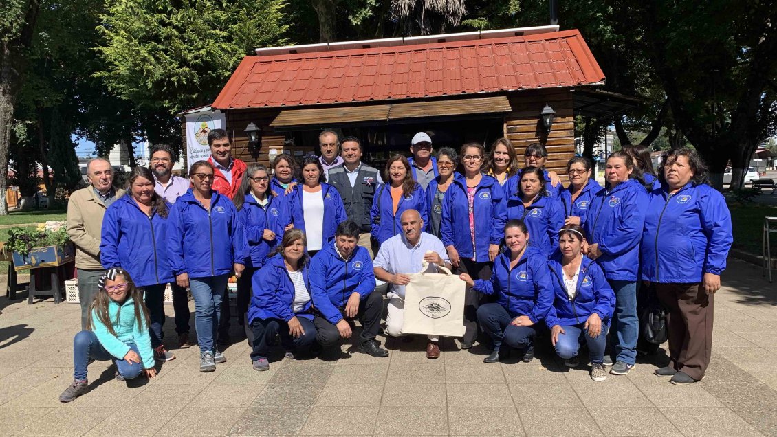 Agricultores de Yumbel cuentan con nuevo Mercado Campesino Móvil