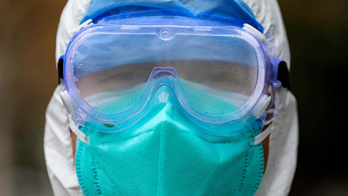 Preocupación por coronavirus colapsa el stock de mascarillas en Chile