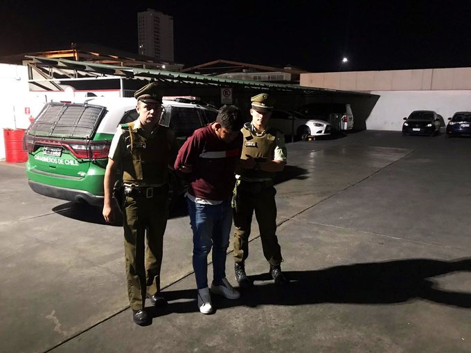 Fiscalización terminó con recuperación de vehículo robado en Santiago y un detenido