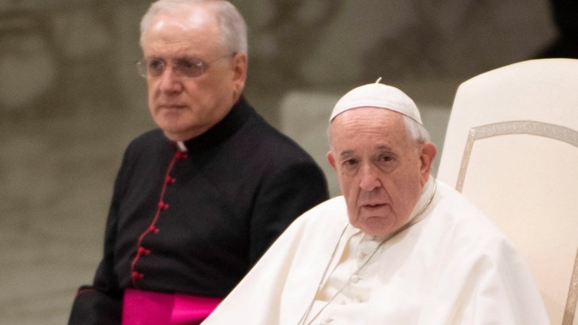 Papa rechaza que se pueda ordenar sacerdotes a hombres casados