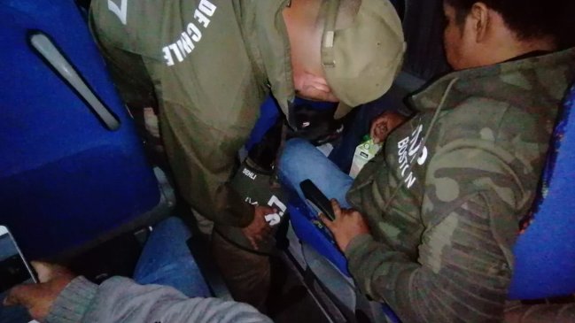 Pareja fue detenida trasladando 176 ovoides con cocaína