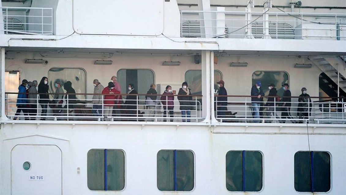 Detectan 70 nuevos casos por coronavirus en crucero japonés