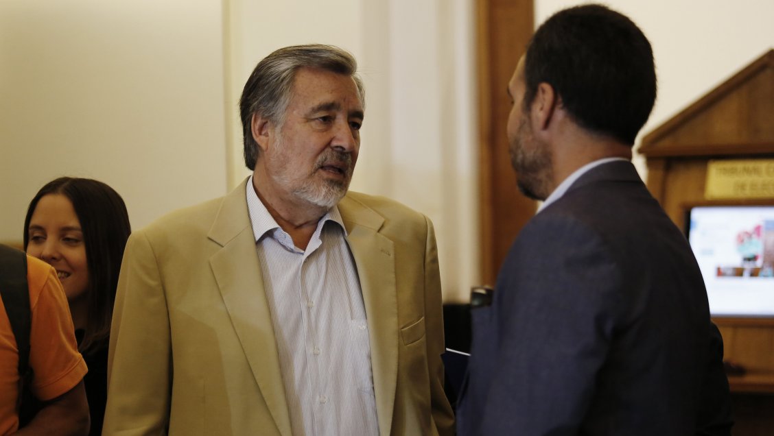 Tienen 0,5 segundos: Guillier y Bianchi presentan recurso para tener más tiempo en la franja