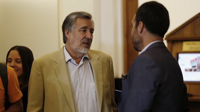 Tienen 0,5 segundos: Guillier y Bianchi presentan recurso para tener más tiempo en la franja