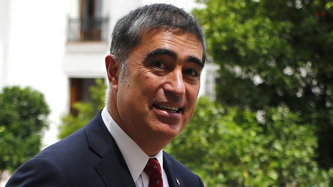 A Mario Desbordes le creció el colmillo