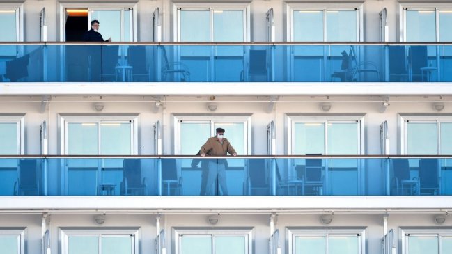 Japón detecta 88 casos más de coronavirus en el barco al final de su cuarentena