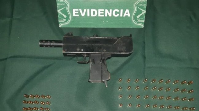 Prisión preventiva para sujeto detenido portando subametralladora en Pudahuel