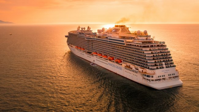 Pareja de chilenos fue liberada del crucero 