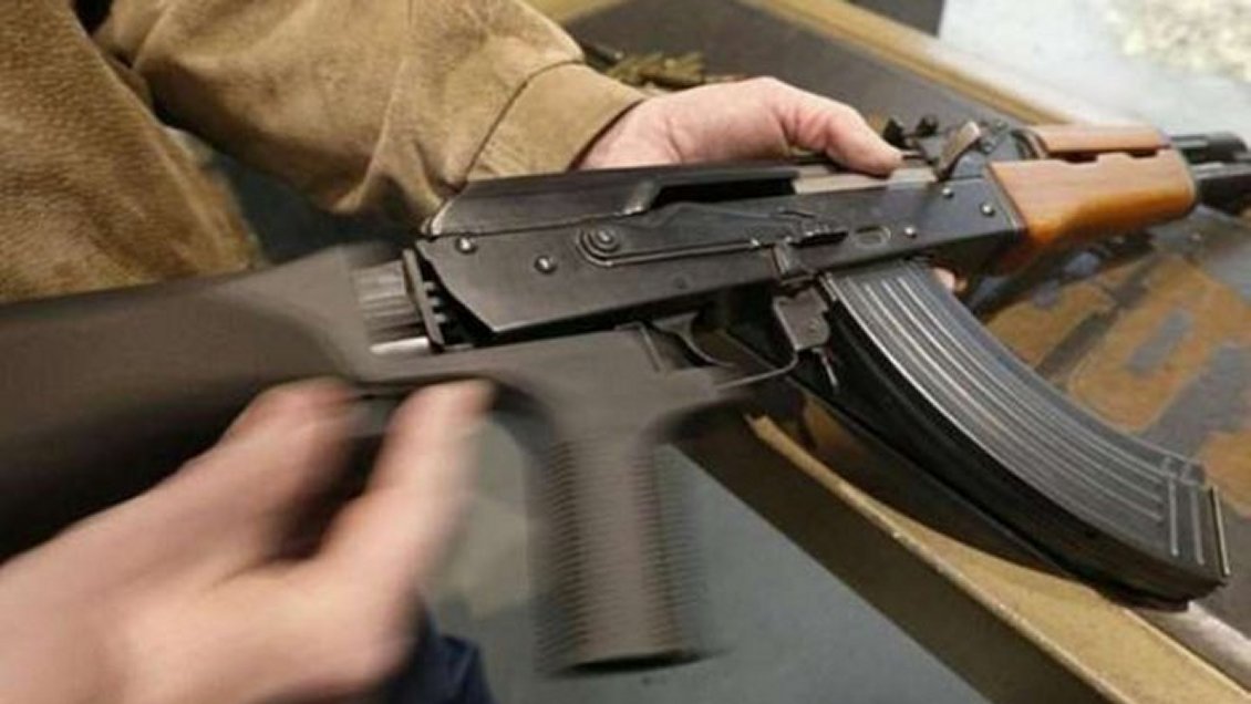 Prisión preventiva para sexto sospechoso en compra y venta de fusil AK-47