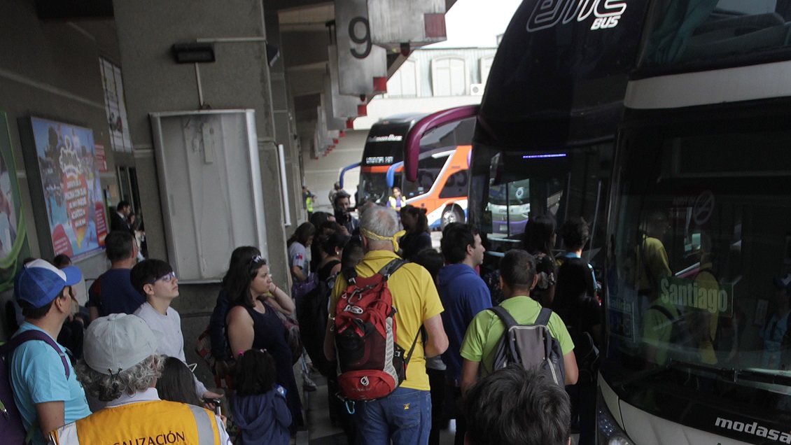Buscan a pasajeros de bus a Viña del Mar tras muerte de turista por meningococcemia fulminante