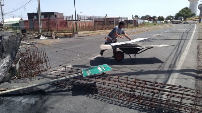 Osorno: Vecinos de campamento llegan a acuerdo con el alcalde y deponen toma de ruta