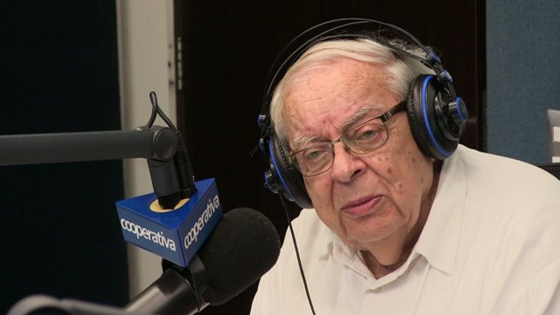 Murió el sacerdote Percival Cowley, ex capellán de La Moneda